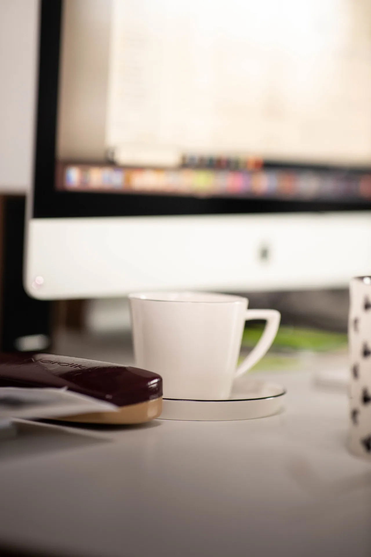 Skontaktuj się z TPi Studio w sprawie zdjęć produktowych mebli, wizualizacji 3D, projektowania graficznego i druku materiałów reklamowych